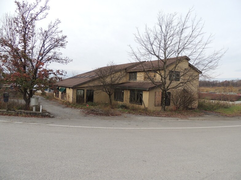 625 Fairchance Rd, WV 26508