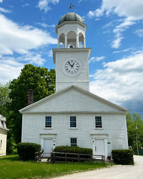 4 Sawyer st, Phillips, ME for sale - Building Photo - Image 1 of 25