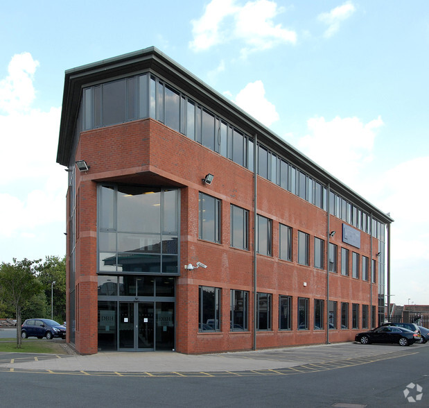 Canal St, Bootle for lease - Primary Photo - Image 1 of 8