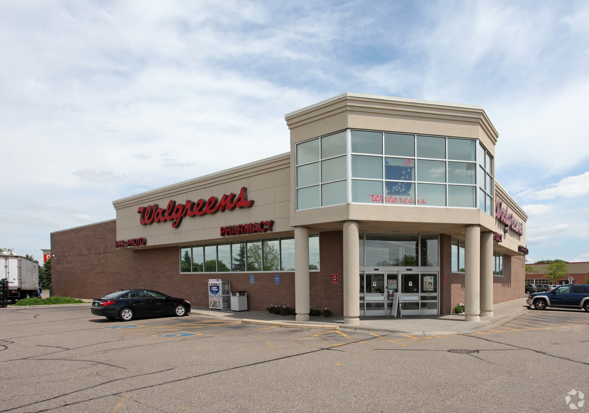 11401 Marketplace Dr N