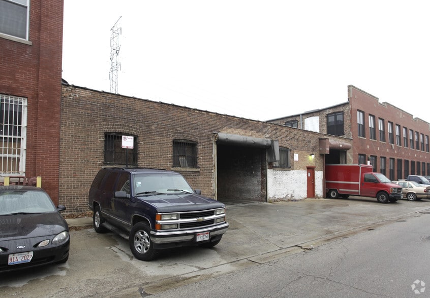 1620 W Carroll Ave, Chicago, IL for lease - Primary Photo - Image 1 of 2