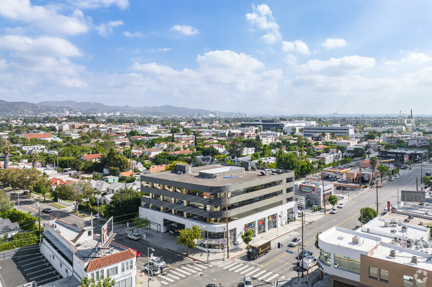 8065-8075 W 3rd St, Los Angeles, CA for lease - Building Photo - Image 3 of 34