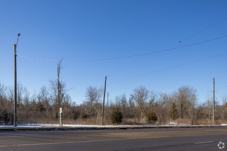 W Pierson Rd, Flint, MI for sale - Primary Photo - Image 1 of 2