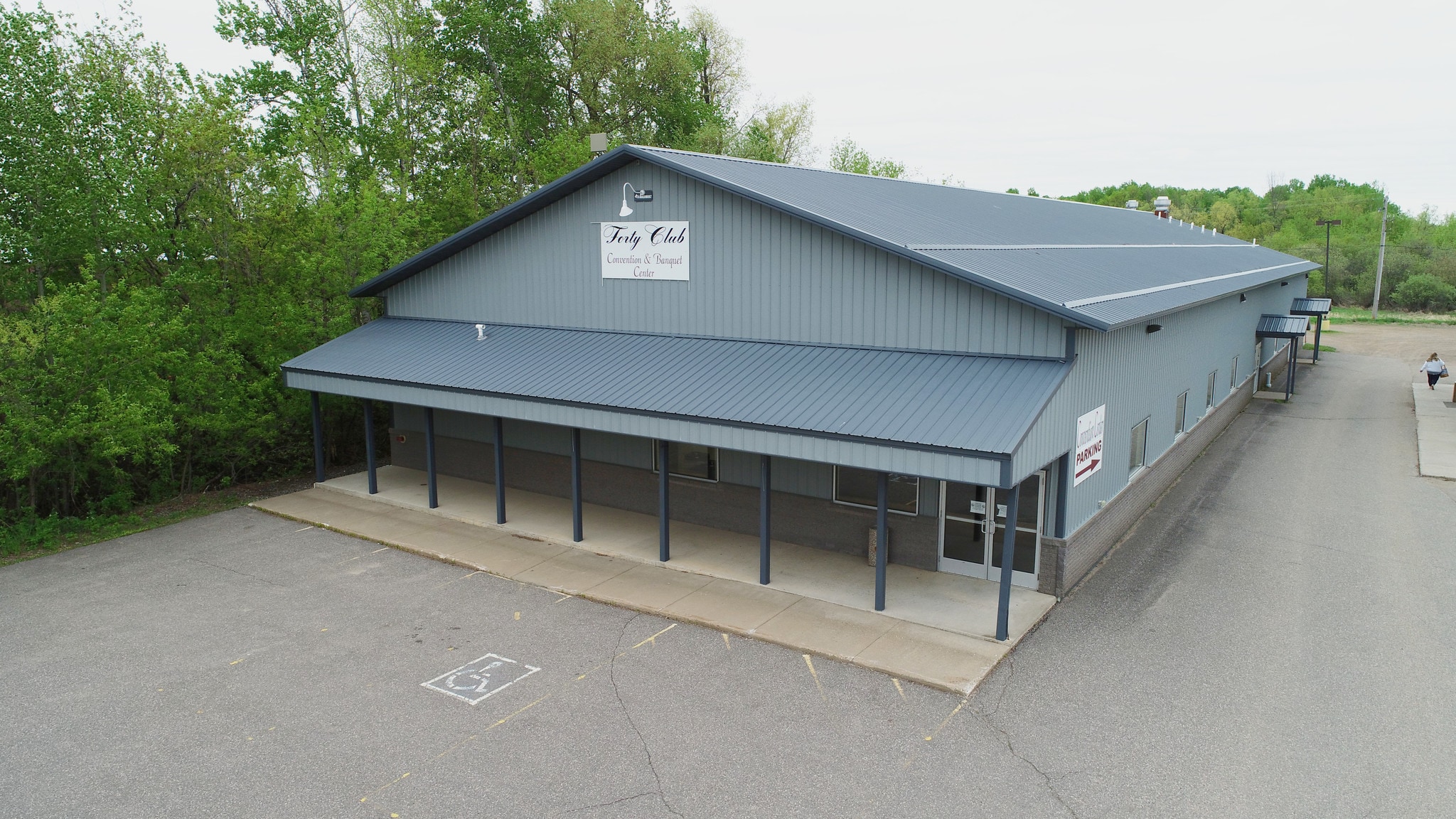 960 2nd St NW, Aitkin, MN 56431 Forty Club Inn