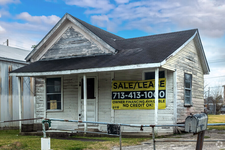 4907 Golden Forest Dr, Houston, TX for sale - Primary Photo - Image 1 of 1