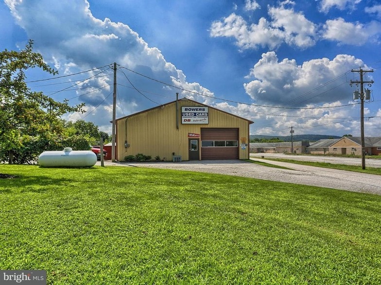 7015 York Rd, Abbottstown, PA 17301