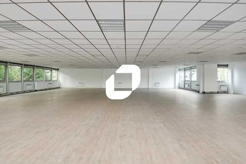 Flex in Les Ulis for lease Interior Photo- Image 1 of 16