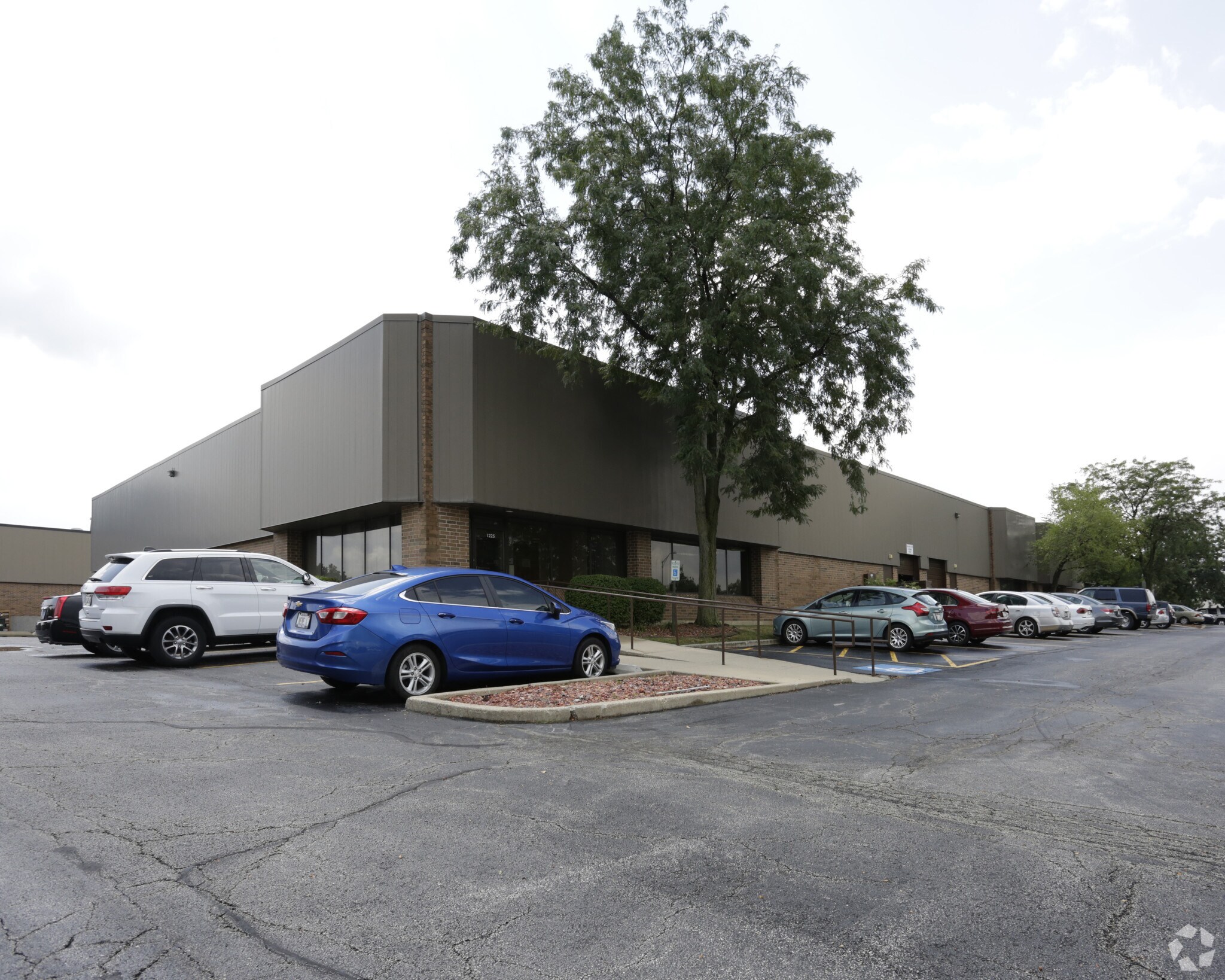 1201-1225 Naperville Dr, Romeoville, IL for lease Building Photo- Image 1 of 4