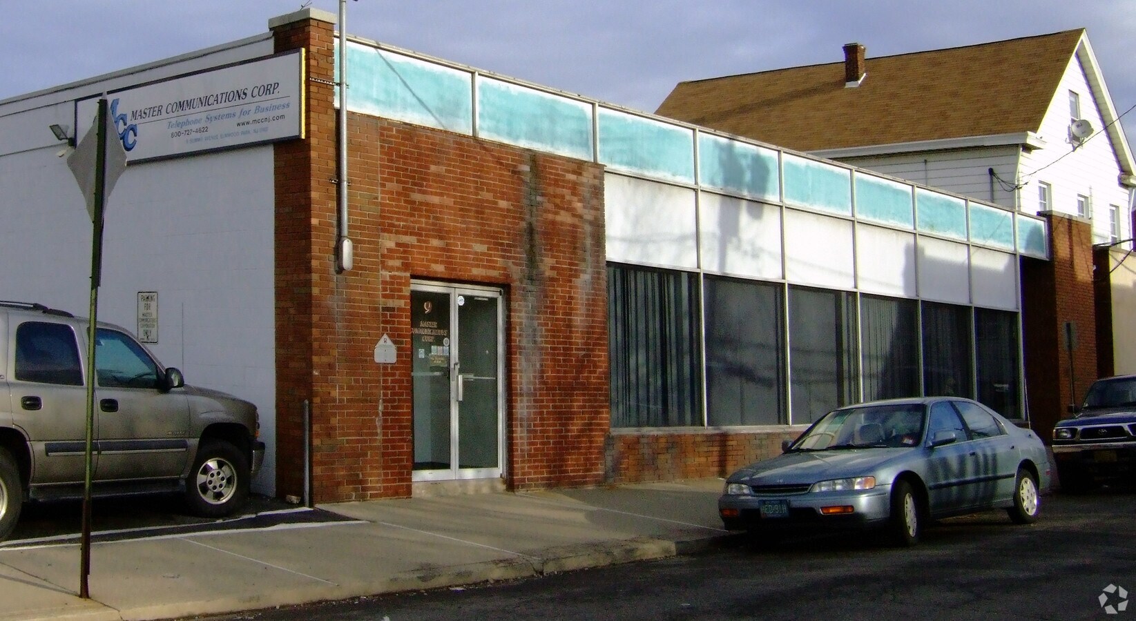 9 Summit Ave, Elmwood Park, NJ 07407