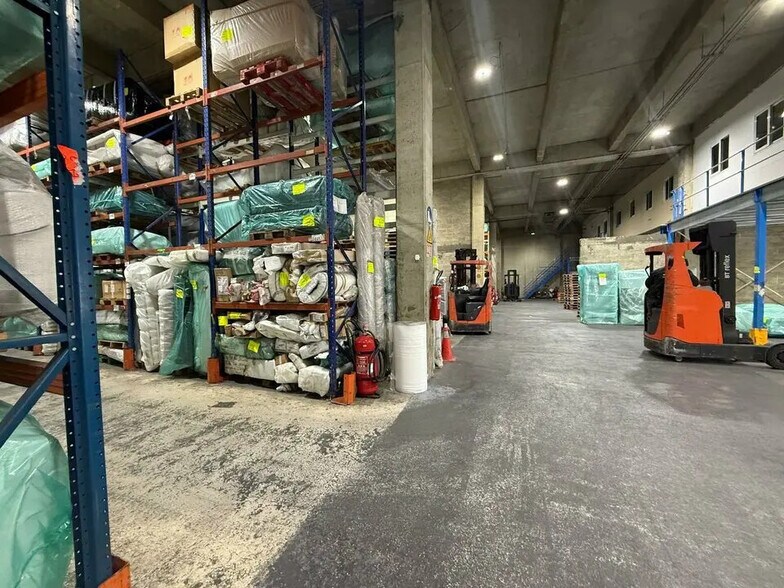 Industrial in Sarcelles for sale - Interior Photo - Image 3 of 3