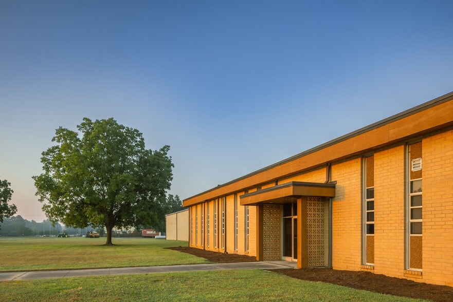 18300 Fieldcrest Rd, Laurel Hill, NC for lease - Building Photo - Image 3 of 6