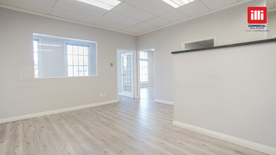 20501 Ventura Blvd, Woodland Hills, CA for lease Interior Photo- Image 1 of 11