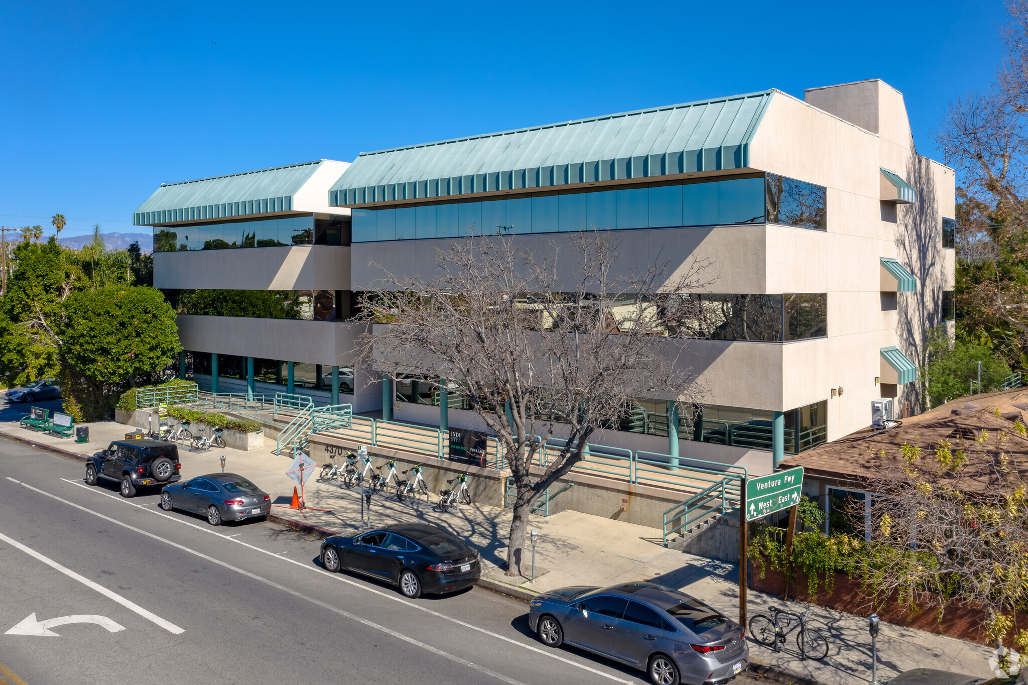 4370 Tujunga Ave, Studio City, CA for lease Building Photo- Image 1 of 28