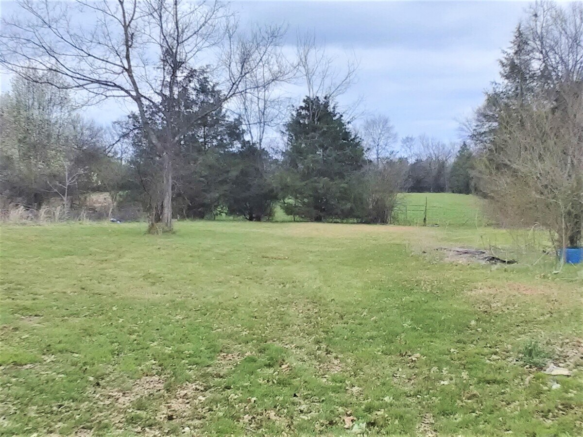 503 Whitaker Rd, Shelbyville, TN 37160