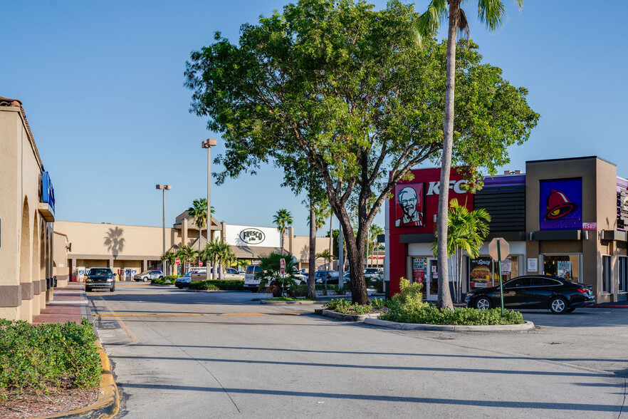 11503 Quail Roost Dr, Miami, FL for lease - Building Photo - Image 3 of 7