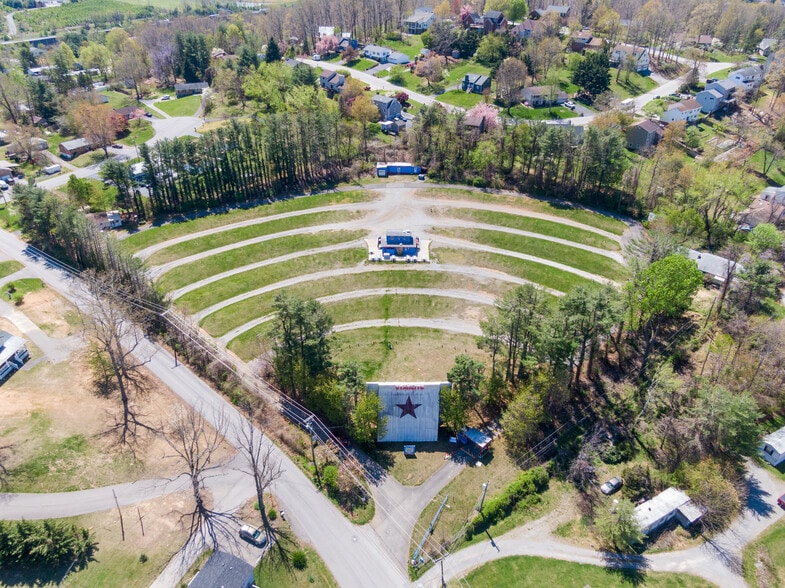 275 Starlight Dr, Christiansburg, VA for sale - Building Photo - Image 1 of 41