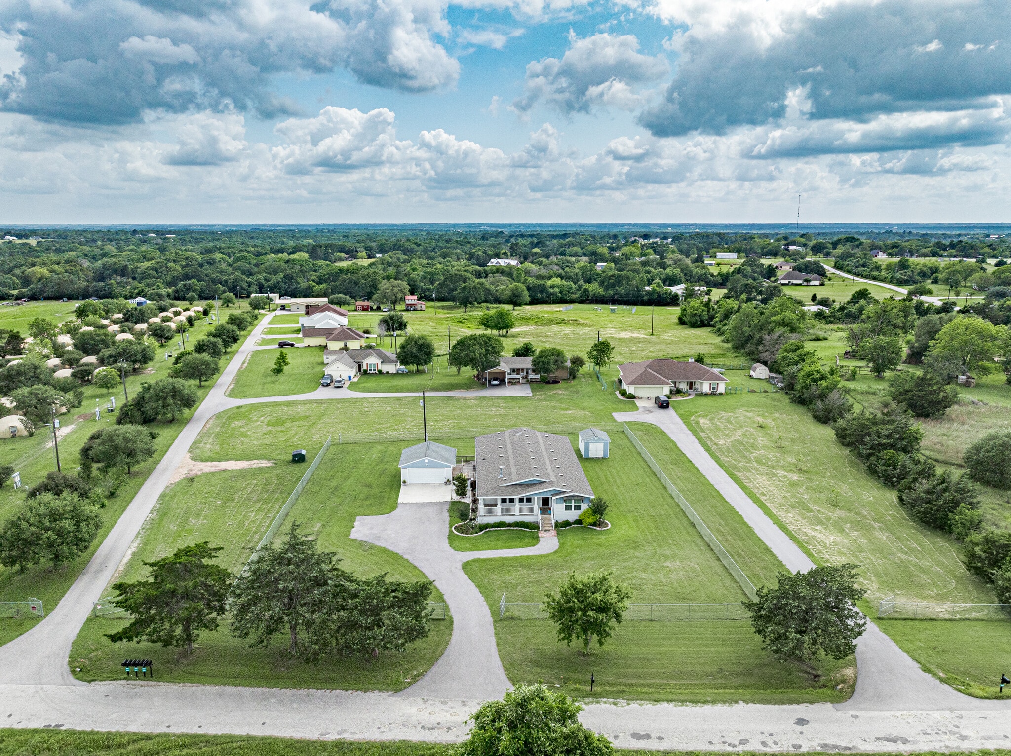 305 O Malley Rd, Brenham, TX for sale Primary Photo- Image 1 of 47