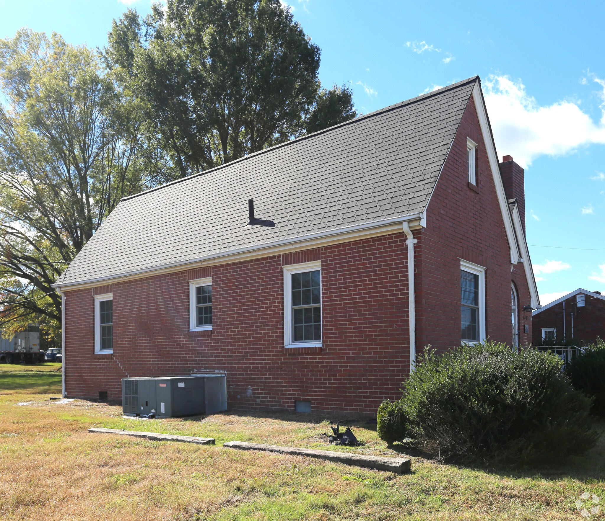 148 E Meadow Rd, Eden, NC for sale Primary Photo- Image 1 of 1