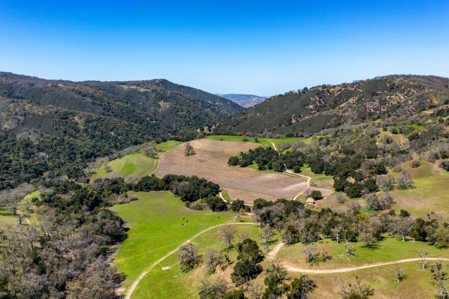 39101 E Carmel Valley Rd, Carmel Valley, CA for sale - Building Photo - Image 2 of 20