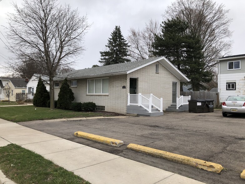 1421 W Mount Hope Ave, Lansing, MI for sale - Building Photo - Image 1 of 1