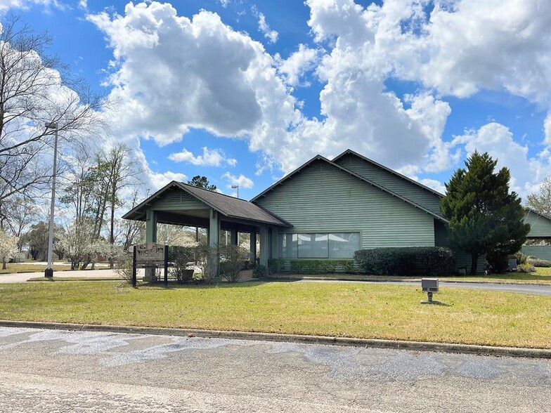 001 W Lake Professional Park, Geneva, AL for sale - Building Photo - Image 1 of 1