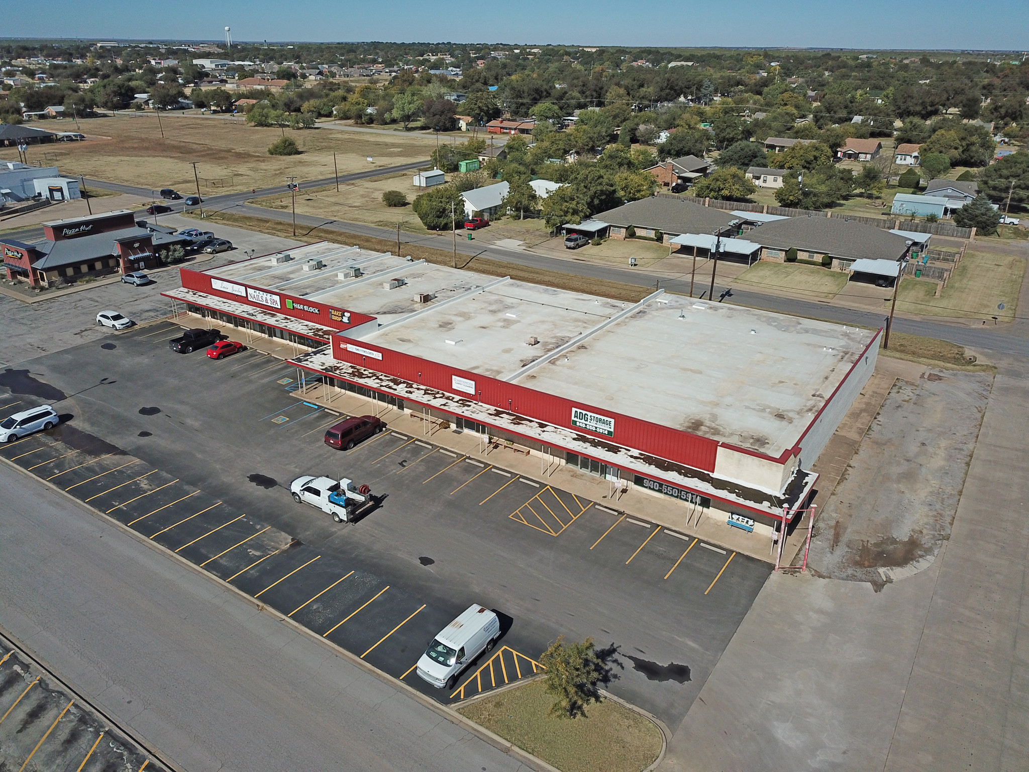 400 W Park Ave, Iowa Park, TX for sale Building Photo- Image 1 of 1