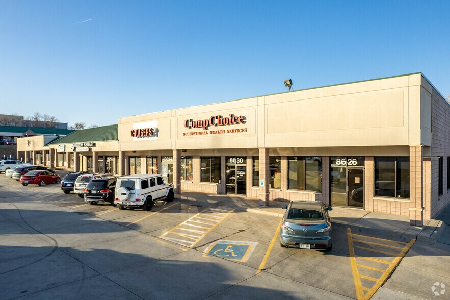 8626-8656 F St, Omaha, NE for sale - Primary Photo - Image 1 of 1