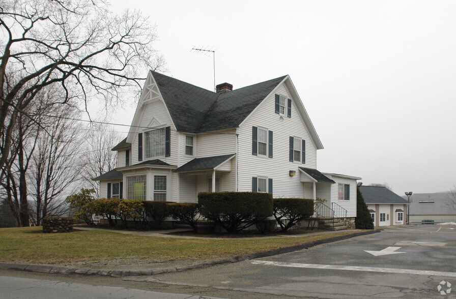 1 Saw Mill Rd, New Fairfield, CT for lease - Primary Photo - Image 1 of 3
