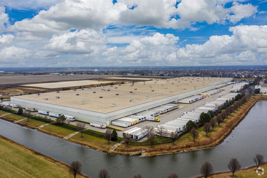 901 Carlow Dr, Bolingbrook, IL for sale - Aerial - Image 2 of 7