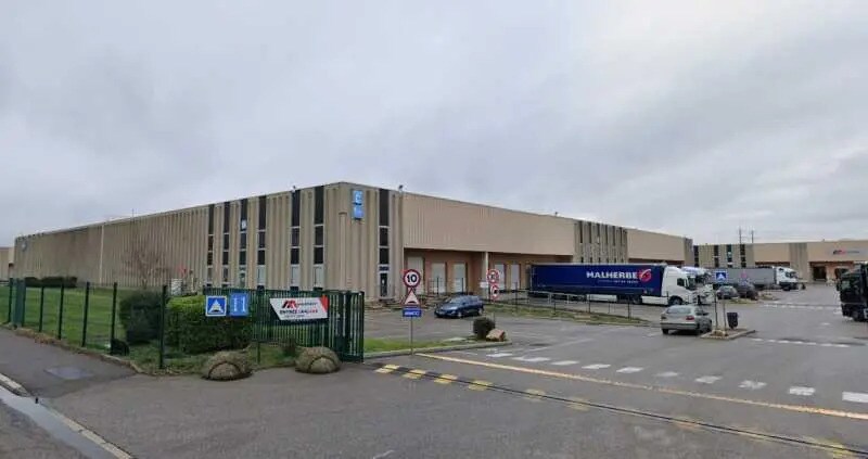 Flex in Corbas for lease - Building Photo - Image 3 of 4