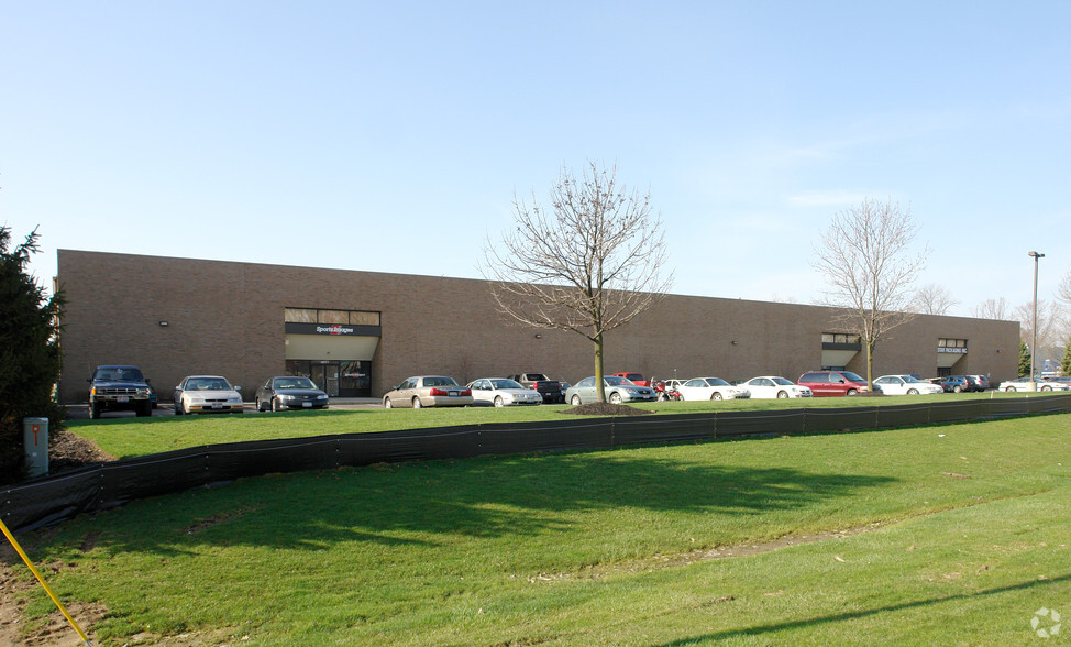 4777-4797 Roberts Rd, Columbus, OH for lease - Building Photo - Image 1 of 3