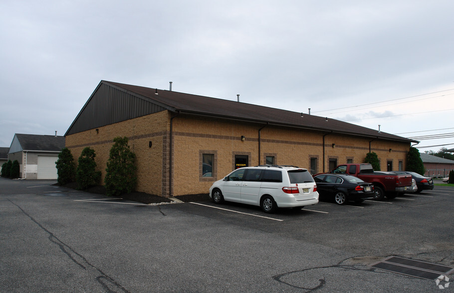 150 Cooper Rd, West Berlin, NJ for lease - Building Photo - Image 3 of 6