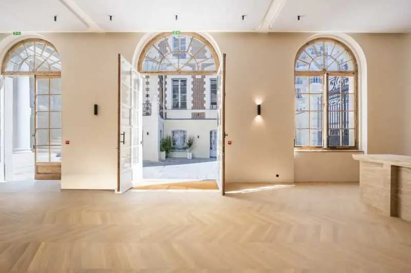 Office in Paris for sale Interior Photo- Image 1 of 6