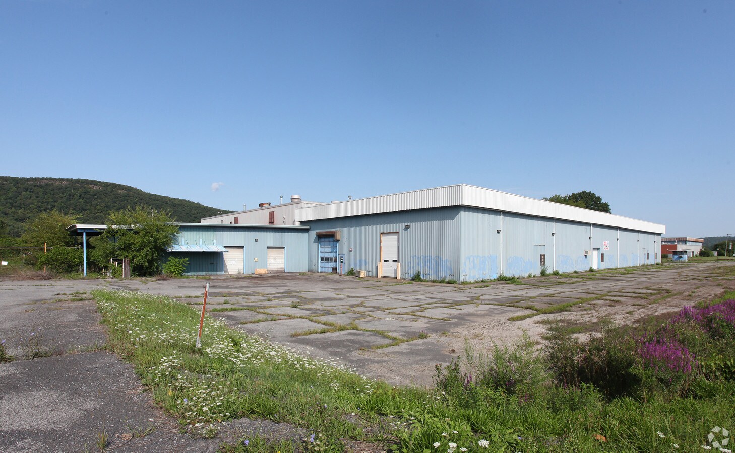 1033 Kings Hwy, Saugerties, NY 12477