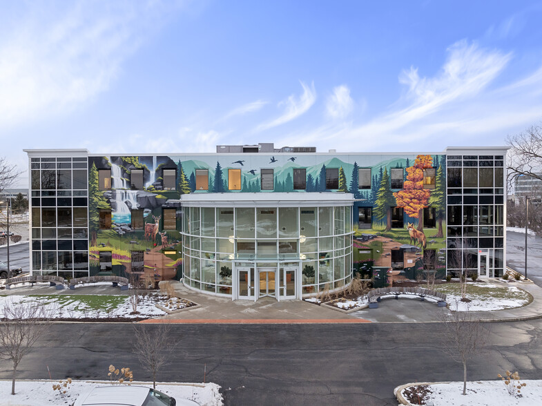 4201 Lake Cook Rd, Northbrook, IL for lease - Building Photo - Image 1 of 20