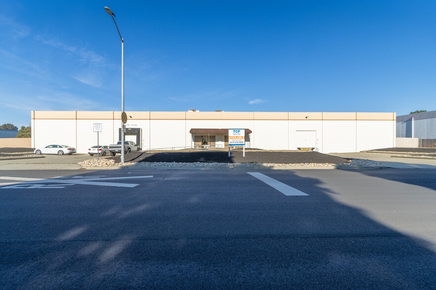 1833 Stearman Ave, Hayward, CA for sale - Building Photo - Image 1 of 26