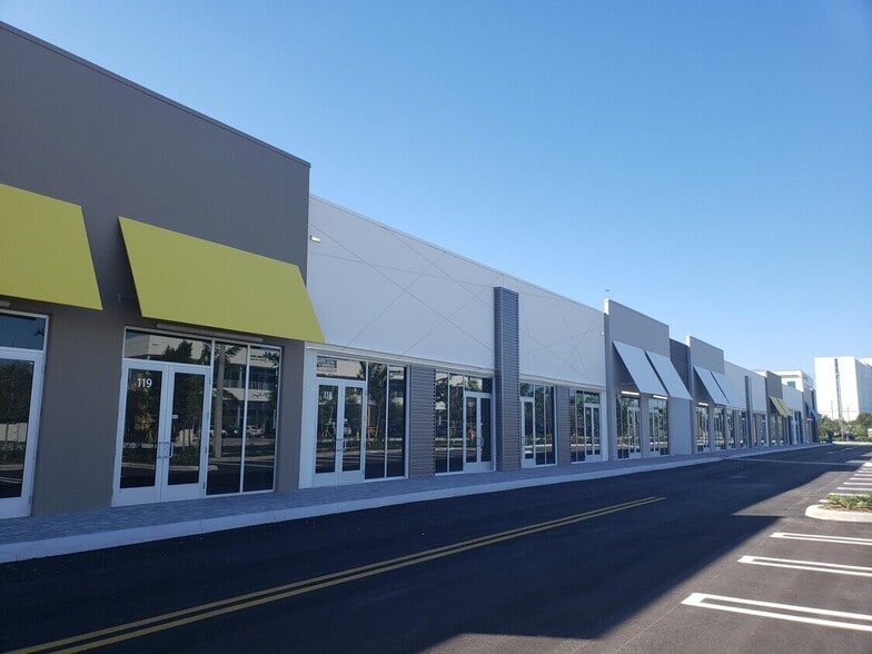 10890 NW 17th St, Doral, FL for lease - Building Photo - Image 2 of 4