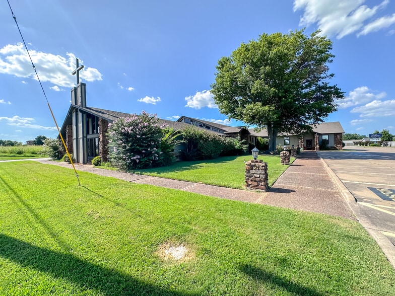 2833 W Main St, Jenks, OK for sale - Building Photo - Image 3 of 97