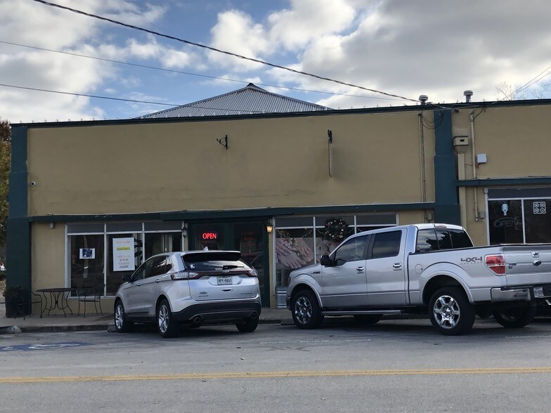 114 E 7th St, Georgetown, TX for sale - Primary Photo - Image 1 of 1