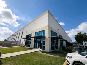 5300 George McVay Dr, McAllen, TX for lease Building Photo- Image 1 of 4
