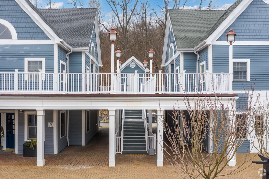 400 Clock Tower Commons, Brewster, NY for lease - Building Photo - Image 3 of 5