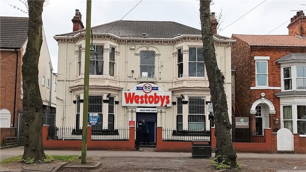 Retail in Hull for sale - Primary Photo - Image 1 of 1