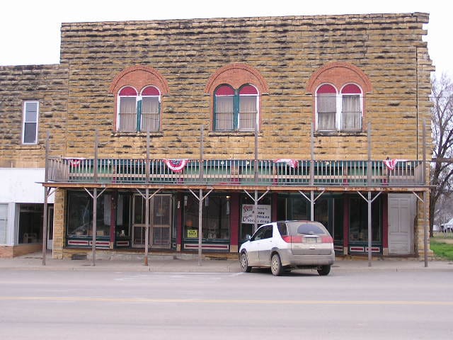 105 N Main St, Sylvan Grove, KS for sale Primary Photo- Image 1 of 38