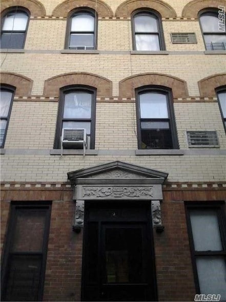 32-47 48th St, Astoria, NY for sale - Primary Photo - Image 1 of 1
