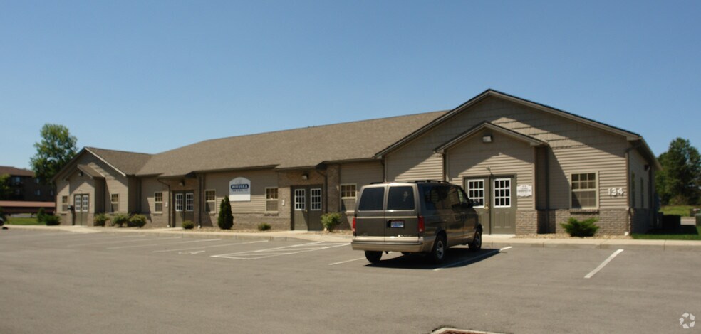 134 Westchester Dr, Youngstown, OH for sale - Primary Photo - Image 1 of 2