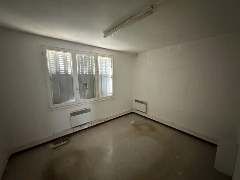 Flex in Champigny-sur-Marne for sale - Interior Photo - Image 2 of 7