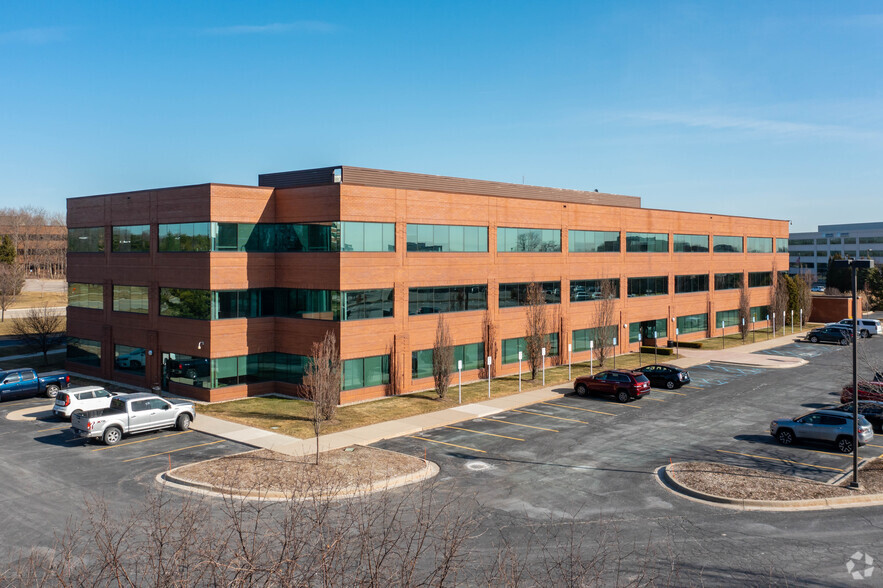 5250 Corporate Dr, Troy, MI for lease - Primary Photo - Image 1 of 6