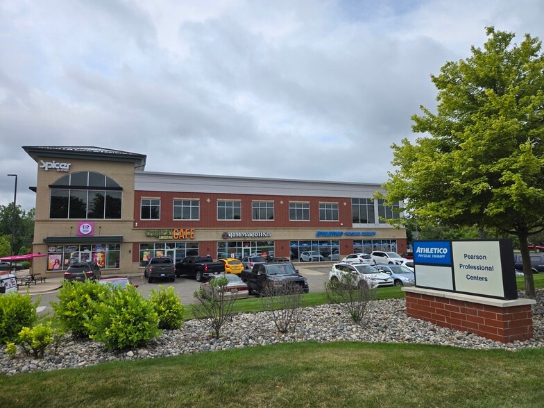 1595 W Lake Lansing Rd, East Lansing, MI for lease - Building Photo - Image 1 of 17