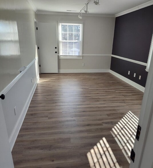 110 Hepler St, Kernersville, NC for lease - Building Photo - Image 3 of 5