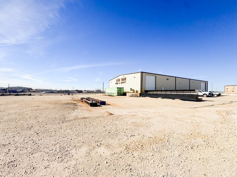 410 Colorado Ave, Big Lake, TX for sale - Building Photo - Image 2 of 22